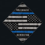 Bandana Cão Policial de Linha Azul Personalizado<br><div class="desc">Thin Blue Line Bandana - Bandeira americana em cores da polícia, design angustiado. Personalize com o nome do cão da polícia. Esta bandana personalizada da polícia é perfeita para as famílias da polícia e da polícia e para todos aqueles que as apoiam. COPYRIGHT © 2020 Judy Burrows, Black Dog Art...</div>