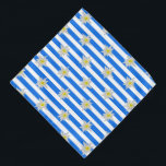 Bandana Edelweiss com risca azul e branca<br><div class="desc">A bandana inspirada europeia é feita em um padrão listrado de girassol azul e branco,  com gráficos de flores brancas de Edelweiss.  Excelente para uso diário,  Oktoberfest ou até para o cão.</div>