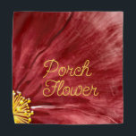 Bandana Flor de Portas / Original / Pet<br><div class="desc">Flor de Porch. Este fundo original de flor vermelha pintada é na verdade um quadro parcial de uma velha e especial tigela de flores cerâmicas que pertencia à vovó. Atropelando com o Espírito. Aproveite!</div>