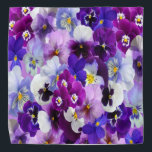 Bandana Flores de Panteras Brancas, Azuis-Púrpuras<br><div class="desc">Uma bandana floral azul púrpura e branca.</div>
