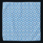 Bandana Gingham azul com impressões de pata<br><div class="desc">Pamper seu animal de estimação com este gingham azul eterno com bandana com patas padronizadas!</div>