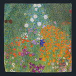 Bandana Jardim Flor (por Gustav Klimt)<br><div class="desc">Este design apresenta uma pintura do artista austríaco Gustav Klimt (1862-1918). É uma representação de um belo jardim floral no estilo impressionista típico de Klimt. As flores quase parecem estar transbordando, e é impossível não se sentir otimizado por sua beleza. A obra original foi concluída em 1907 e seu título...</div>