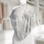 Bandana Metálico Personalizado Da Glitter De Prata Glam<br><div class="desc">Personalize facilmente esse metal escovado prateado e uma bandana com padrão de brilho brilhante glamouroso com seu próprio nome personalizado.</div>