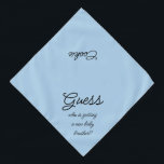 Bandana Novo Bebê Irmão - Script Typografia Azul Pet<br><div class="desc">Bela bandana azul, com um belo anúncio... Adivinhem quem vai ter um novo irmãozinho? Porque o seu animal de estimação também faz parte da família! Perfeito para anunciar um novo animal de estimação ou bebê! Também perfeito para revelação de gênero! A cor de fundo é personalizável para qualquer cor desejada,...</div>