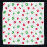Bandana Pista Verde Vermelha Imprime Padrão no Feriado Bra<br><div class="desc">Mostre o quanto você ama os animais com esta linda bandana vermelha e verde com estampas. Aposto que seu animal de estimação vai ficar adorável vestindo-o!</div>
