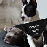 Bandana Texto engraçado e bonito pinta preto branco revers<br><div class="desc">Bonita,  engraçada,  apelido de estimação...  para o seu Capitão Caos! Você pode personalizar o texto e/ou o nome do animal de estimação,  editando estilo de fonte,  tamanho ou cor. presente de excelente para qualquer amante de estimação. 2 tamanhos disponíveis!</div>