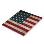 Bandeira Americana<br><div class="desc">Tamanho: Grande (6" X 6") Mostra as suas fotografias, imagens e citações favoritas neste azulejo de cerâmica vibrante. Você pode usar seu azulejo personalizado como um trivial ou para atualizar sua decoração doméstica. Excelente para feriado, casamento e presentes de escritório. Dimensões: 6"l x 6"w; Espessura: 0, 19" Peso: 8, 5...</div>