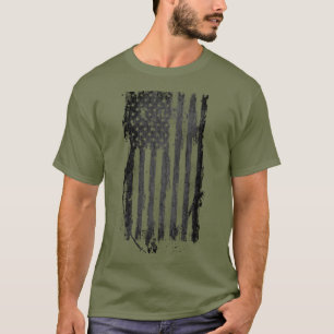 Bandeira Americana - Camisa Preta Distante