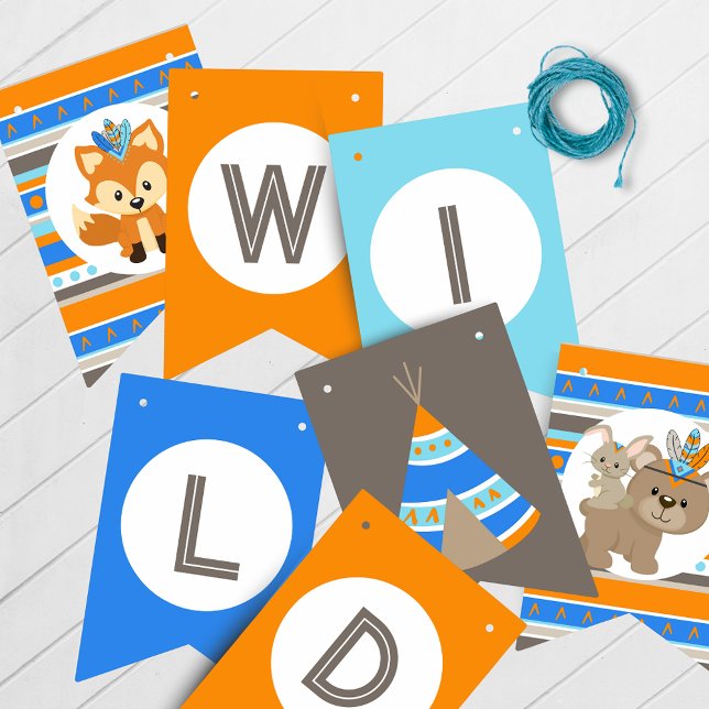 Bandeirinha Banner de Pano de Pano Azul Selvagem de Um Anivers (Wild One 1st Birthday Hanging Banner in Blue, Brown and Orange. Featuring a Fox, Deer, Bear & Bunny)