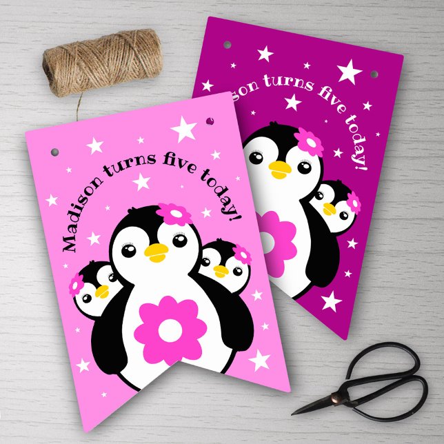 Bandeirinha Bonita Feliz Aniversário Rapariga Pinguins Flores  (Cute Happy Birthday Girl Penguins Pink Flowers Bunting Flags Cover Photo.)
