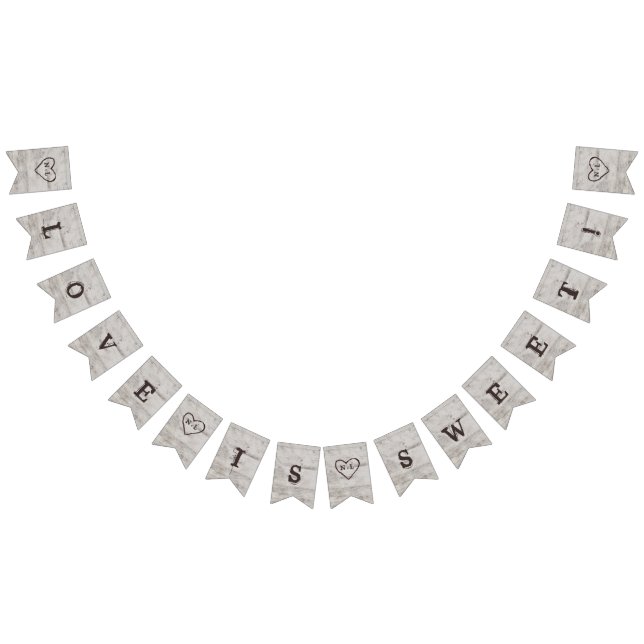 Bandeirinha Carved Sweethearts Rustic Love is Sweet Wedes (Todos)