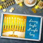 Bandeja De Acrílico Hanukkah Menorah Artsy Amarelo Dourado Brilhante<br><div class="desc">"Brilhando brilhante a noite toda." Uma fotografia de perto de uma foto brilhante, colorida e amarela do menorah de arte dourada com sotaque teal ajuda-o a comandar o feriado de Hanukkah no estilo. Sinta o calor e a alegria da época de férias sempre que você usa esta incrível e colorida...</div>