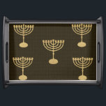Bandeja Hanukkah Dourado Menorah lança decoração em festiv<br><div class="desc">Servindo Tray Hanukkah lança decoração de festas para Art & Home, Kitchen & Dining, Cookware & Serveware, Servindo bandeja para o festival de Hanukkah e Feriado Judeu, Aniversário, Dia do Casamento, Bar Mitzvah, Bat Mitzvah, Rosh Hashanah Celebração, Trabalho de arte design com "Chanukiah ou Hanukah" Padrão orativo, ilustração Dourada Menorah,...</div>