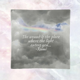 Bandejas Arco-íris em Tempestade Nublado Sky