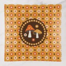 Cogumelos Retro Doce e Flores