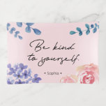 Bandejas Watercolor Floral Seja gentil com sua citação<br><div class="desc">Eu sei que preciso desse lembrete para mim, às vezes também. Precisamos ser gentis e começar por dentro, para saber que você é amado. Você não pode dar algo que não tem. Apresentando minhas flores aquáticas em estilo boho-chic, citação inspiradora "Seja gentil com você" em um fundo rosa. Uma bandeja...</div>