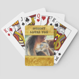 Baralho Bebê macaco chupando leite materno.