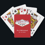 Baralho Casado no Fabuloso Monograma do Casamento Vermelho<br><div class="desc">Esse costume único e divertido "Casado em Las Vegas Fabuloso",  que faz o favor de jogar cartas,  apresenta um monograma dos nomes da noiva e do noivo e datas de casamento e um fundo branco. Cores de design preto,  branco,  vermelho,  azul,  amarelo e cinza.</div>