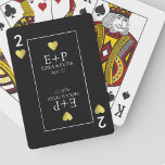 Baralho Dois de Hearts Wedding Favorecem Monogramas<br><div class="desc">Um design elegante e elegante de um cartão de jogo de dois corações personalizado com nomes de casais,  iniciais e data especial...  texto branco personalizado sobre um fundo preto,  com corações de ouro falsos de amor.</div>