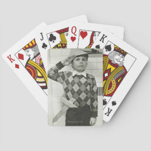 Baralho Garoto segurando uma espada de madeira