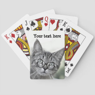 Baralho Gato Fofo e Surpreso com Óculos Jogando Cartas