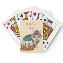 gato malhado cinzento do gatinho bonito que lambe