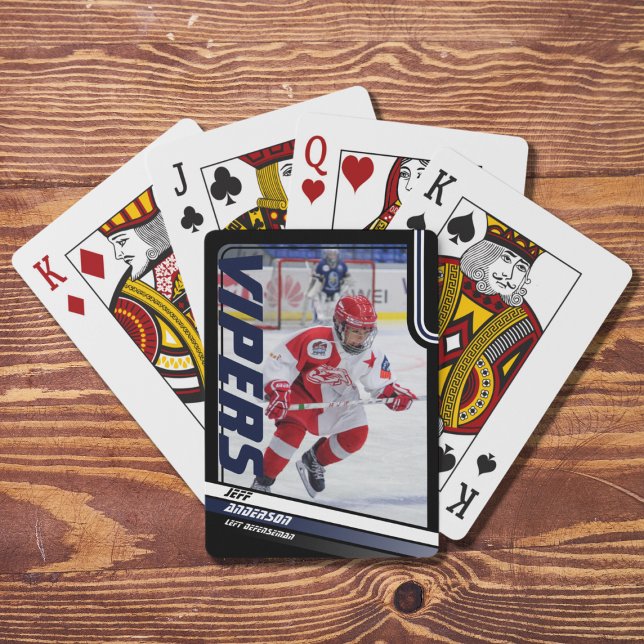 Baralho Jogador De Hóquei No Gelo Mantém-Se No Azul Dinâmi (Preserve ice hockey memories with bold blue and black playing cards. Great souvenir or gift idea!)