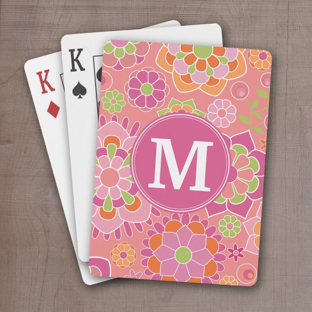 Baralho Monograma Personalizado de Padrão Floral Primavera (Personalize this set of playing cards with a monogram and funky pink flowers)