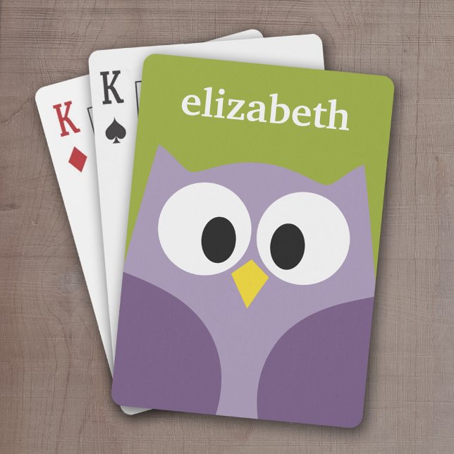 Baralho Nome Personalizado de Coruja de Cartoon Cute Roxo  (Cute Personalized playing cards with a cartoon owl and a monogram or name)
