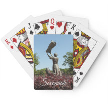 Savannah Jogando Cartões - Rapariga