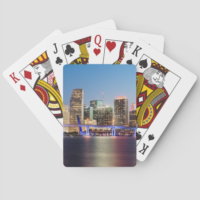 Baralho Skyline iluminada de Miami do centro no crepúsculo (Verso)