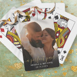 Baralho Um Favor De Casamento De Foto De Script Par Perfei<br><div class="desc">Personalize com seus nomes,  data especial e foto favorita,  apresentando uma bela fonte de guião dourada com a frase "um par perfeito",  criando uma memória e um presente únicos para o tesouro! Projetado por Thisnotme©</div>