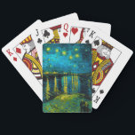 Baralho Van Gogh Starry Night Over the Rhône<br><div class="desc">Cartões de Brincar com o óleo de Vincent van Gogh pintando "Starry Night Over the Rhône" (1888). As estrelas amarelas brilhantes decoram o céu azul noturno como um casal rolando ao longo de um riverbank em Arles. Um presente perfeito para fãs de Impressionismo Poste e arte holandesa.</div>