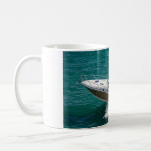 Barco branco cerâmico dos copos das canecas de