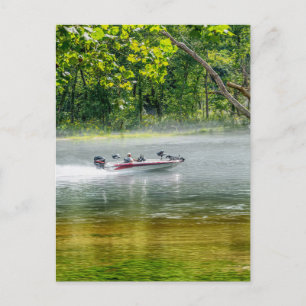 Barco de Pesca em Movimento Cartão Postal em Branc