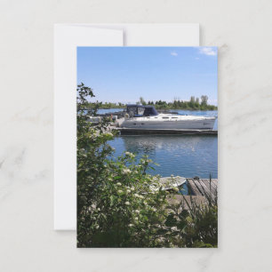 Barco no lago Ontário na Placa Plana de Verão