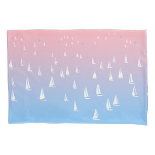 Barcos a vela em corridas no mar aberto