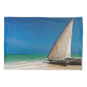 Barcos de pesca tradicionais na praia