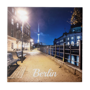 Bases perto do rio Spree, em Berlim, Alemanha