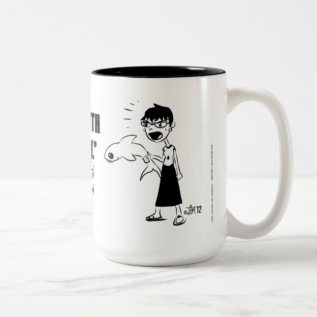 Batida alguém com uma caneca do tubarão do bebê (Direita)