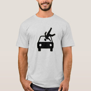 Batida pela camisa do carro