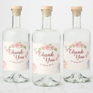 Bebê, Bebê, Bebê, Mostra Rótulo Da Garrafa