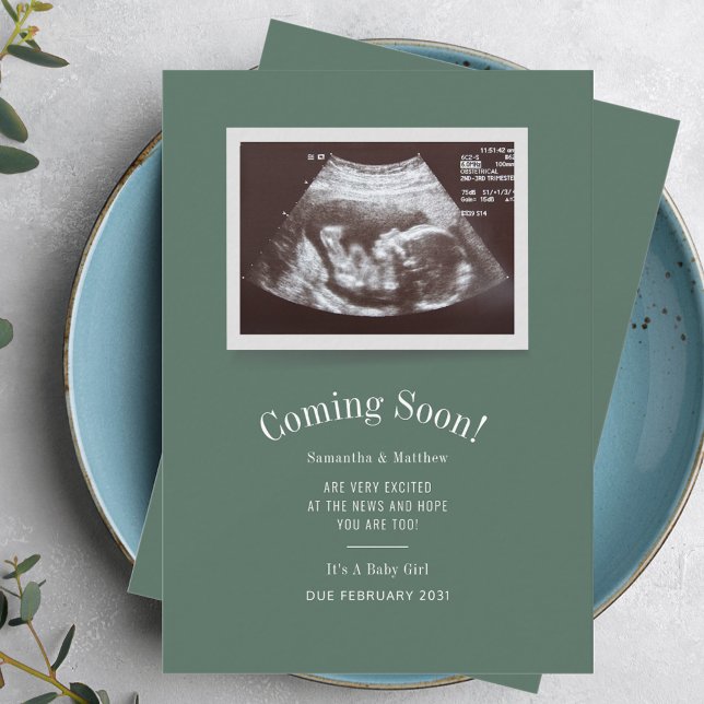 Bebê chegando Em Breve Ultrasom Anúncio de Gravide (Pregnancy Announcement Sonogram Baby Scan Green Custom Photo Card)