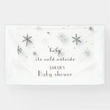 bebê está frio fora do Chá de fraldas