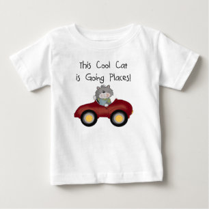 Bebê Gatos indo para lugares de carro vermelho camiseta