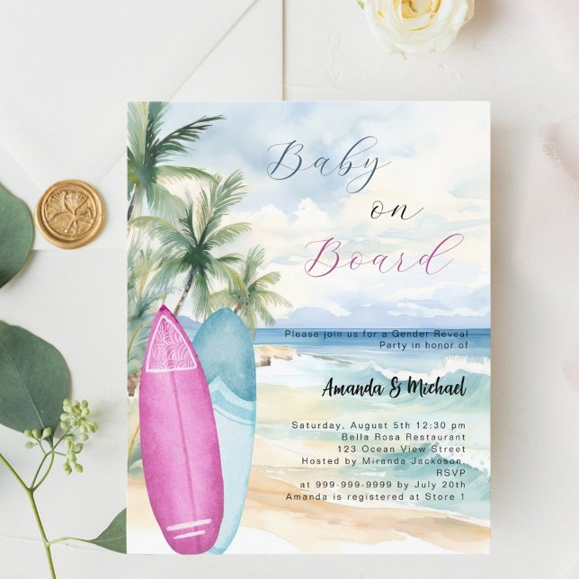 Bebê no surfboard do Conselho Menino do gênero Rev (Criador carregado)