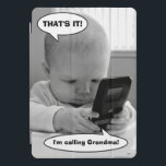 Bebê no telefone celular<br><div class="desc">É isso! Vou ligar para a vovó! | Avanti, a Marca Humor Global™ tem entretido o mundo com seus cartões de saudação Sentir-se bem engraçado por mais de 40 anos. Nossas personagens vivem a vida ao máximo e celebram o humor no dia a dia.</div>