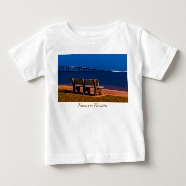 Bebê Noite em Bench Convite para Sentar a camiseta do b (Frente)