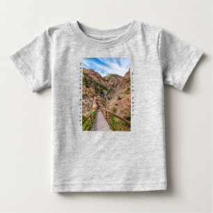 Bebê Olhando Para Baixo Sete Escadas Escadas Camiseta I