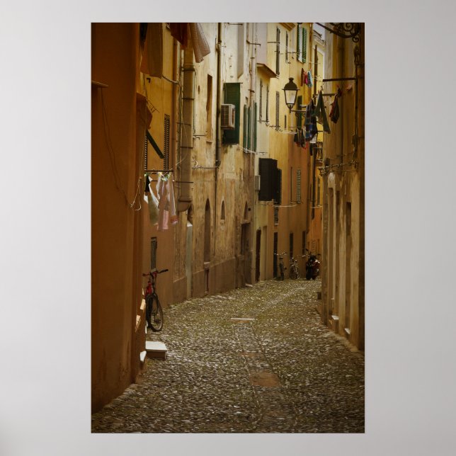 Beco escuro em Nápoles, Itália, poster vertical (Frente)